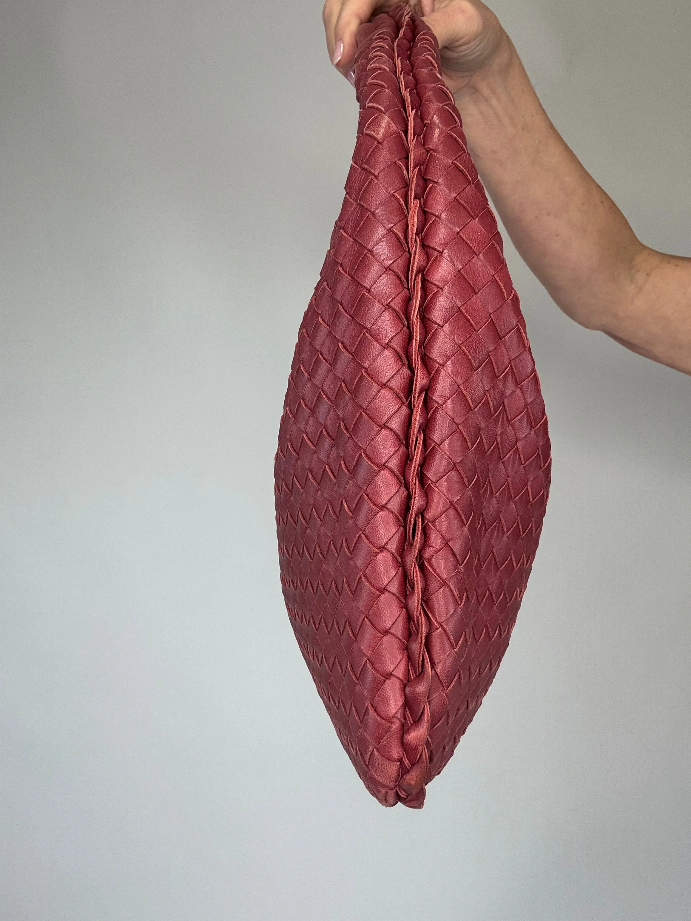 Bottega Veneta Intrecciato Hobo Medium