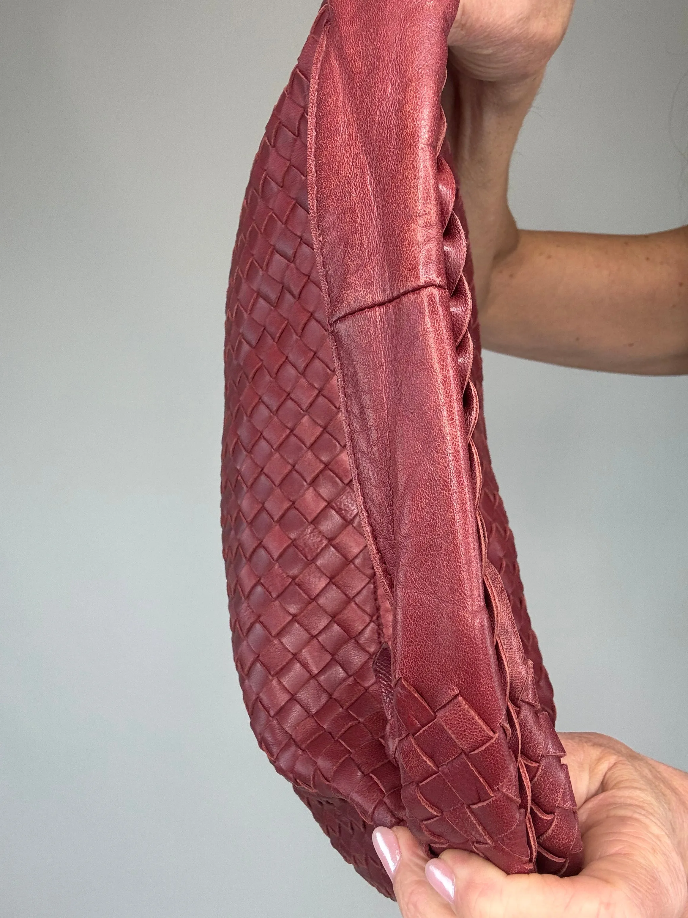 Bottega Veneta Intrecciato Hobo Medium