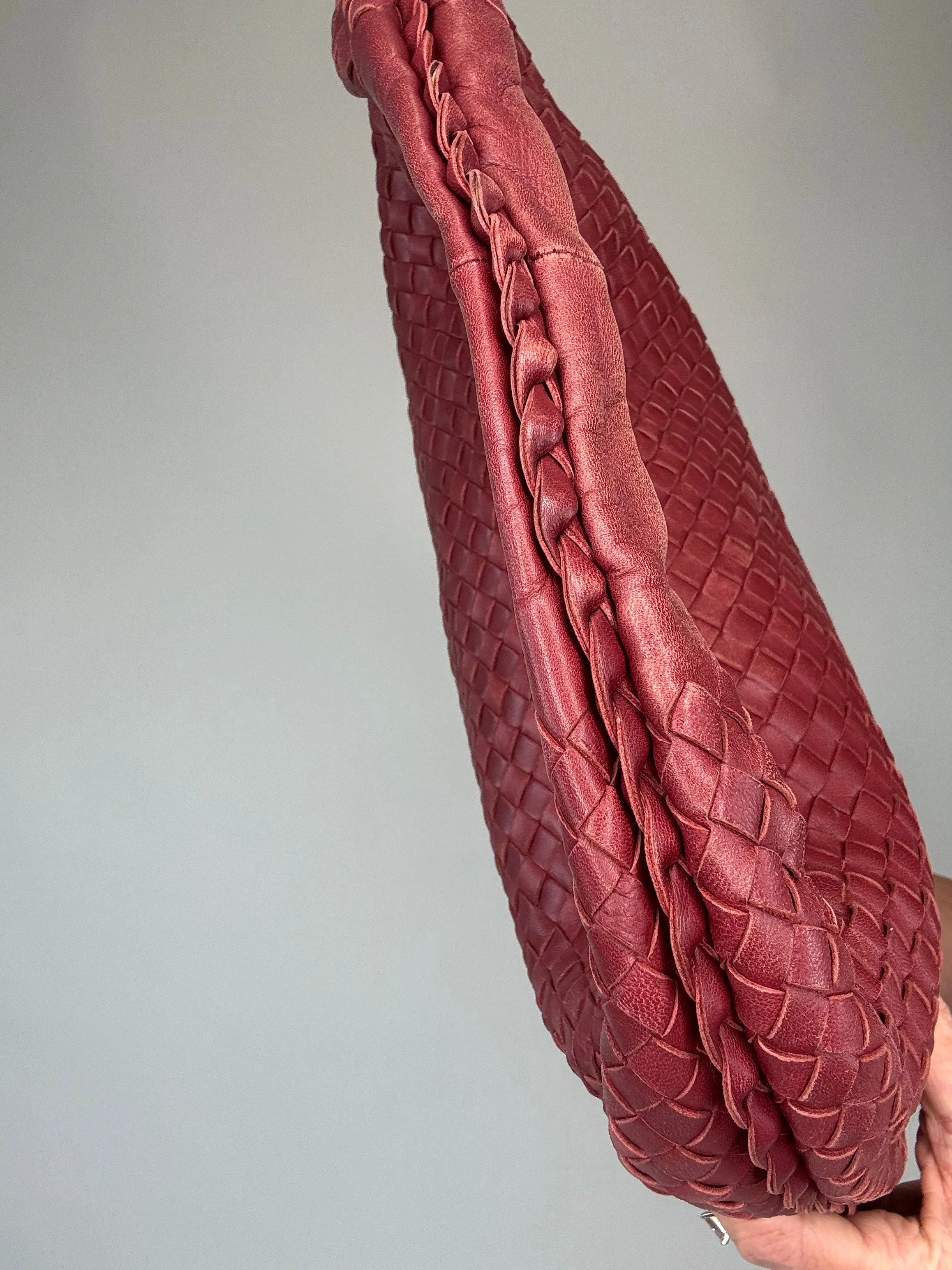 Bottega Veneta Intrecciato Hobo Medium