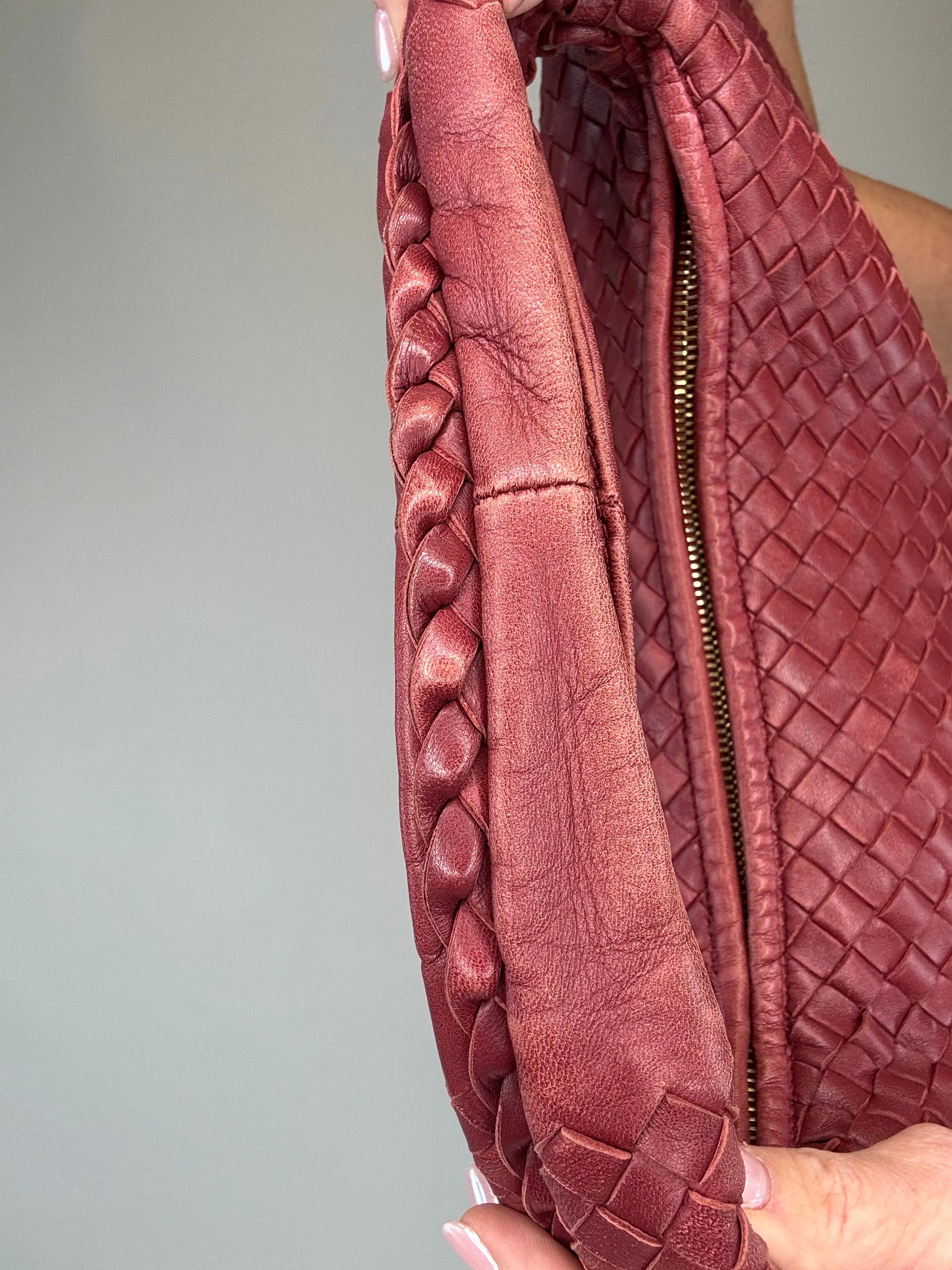 Bottega Veneta Intrecciato Hobo Medium