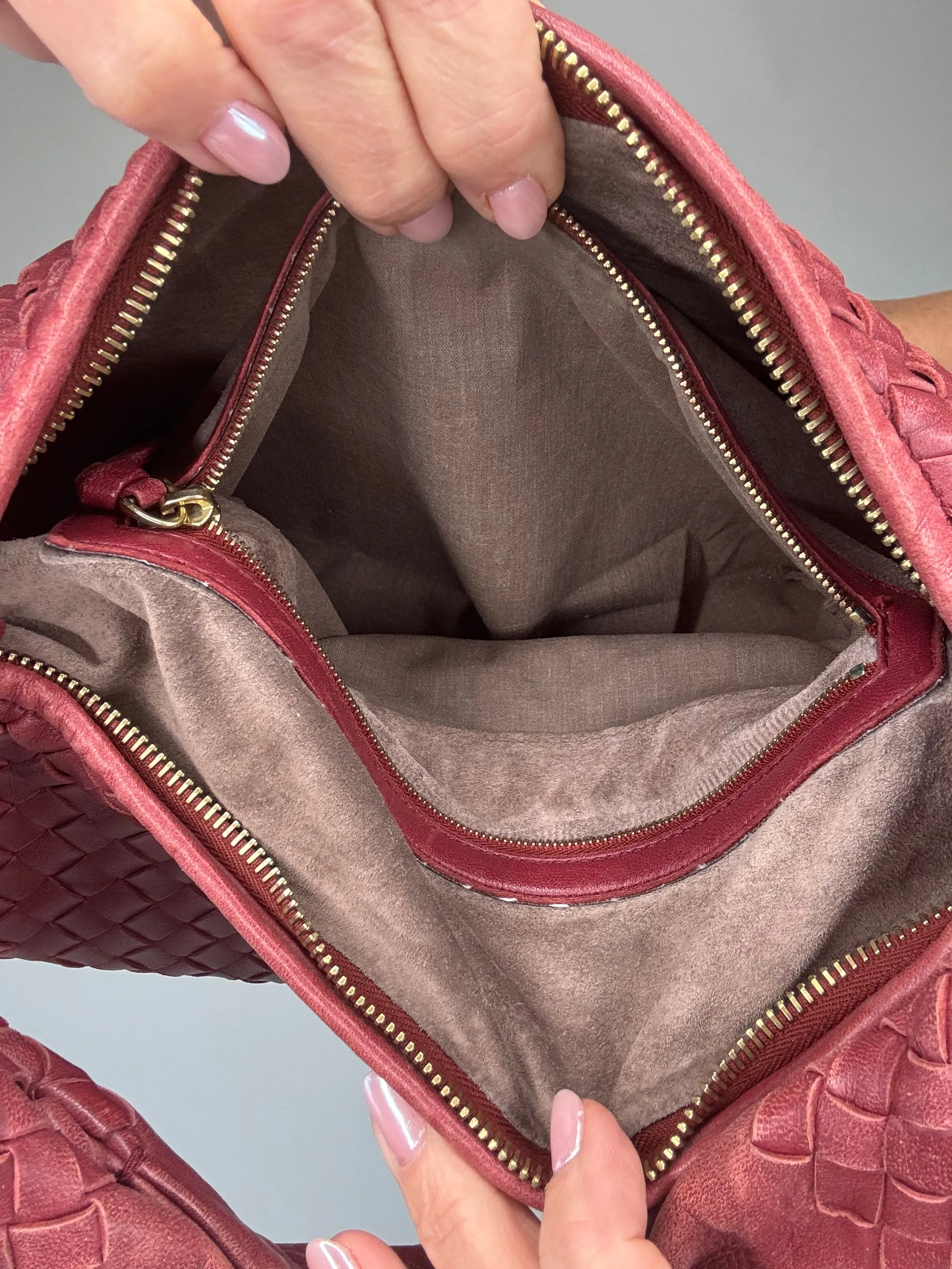 Bottega Veneta Intrecciato Hobo Medium