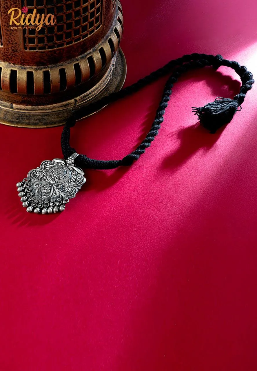 Ethnic Motifs Embossed Ghungru Drop Necklace