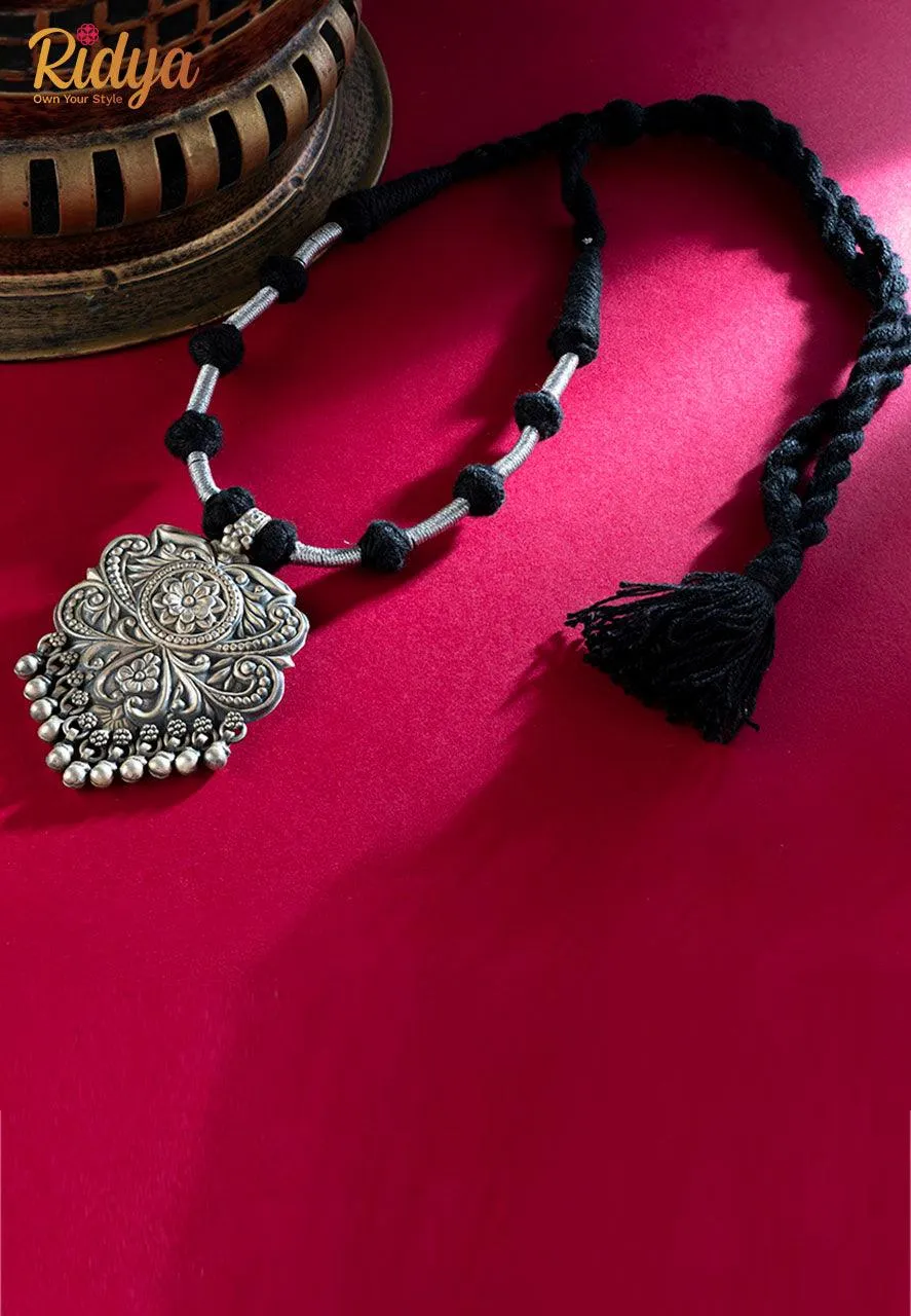 Ethnic Motifs Embossed Ghungru Drop Necklace