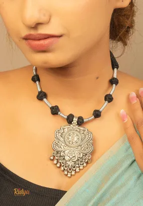 Ethnic Motifs Embossed Ghungru Drop Necklace