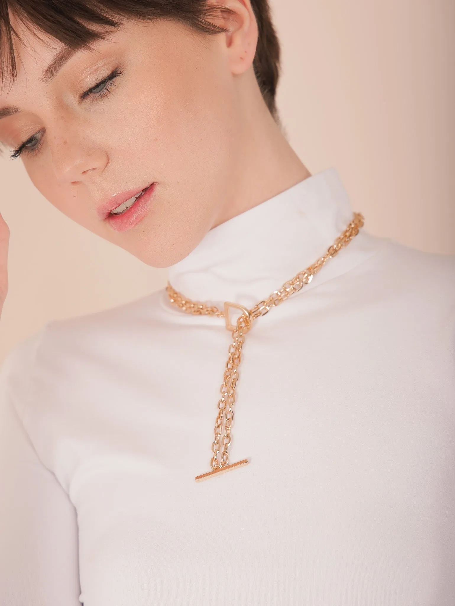 Get It Clasp Front Necklace
