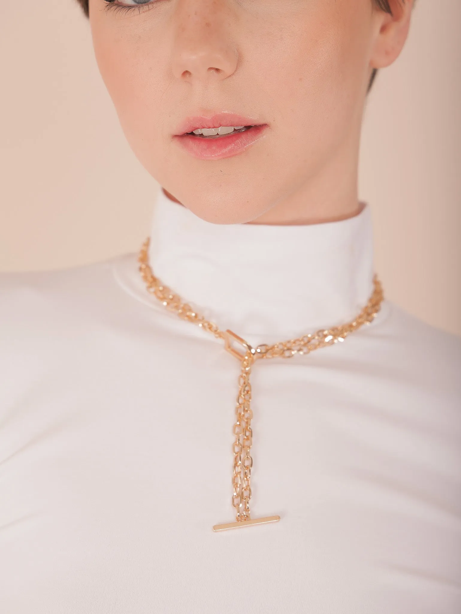 Get It Clasp Front Necklace