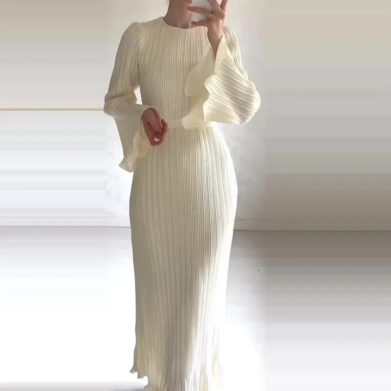 Isa - Long elegant dress with bell sleeves
