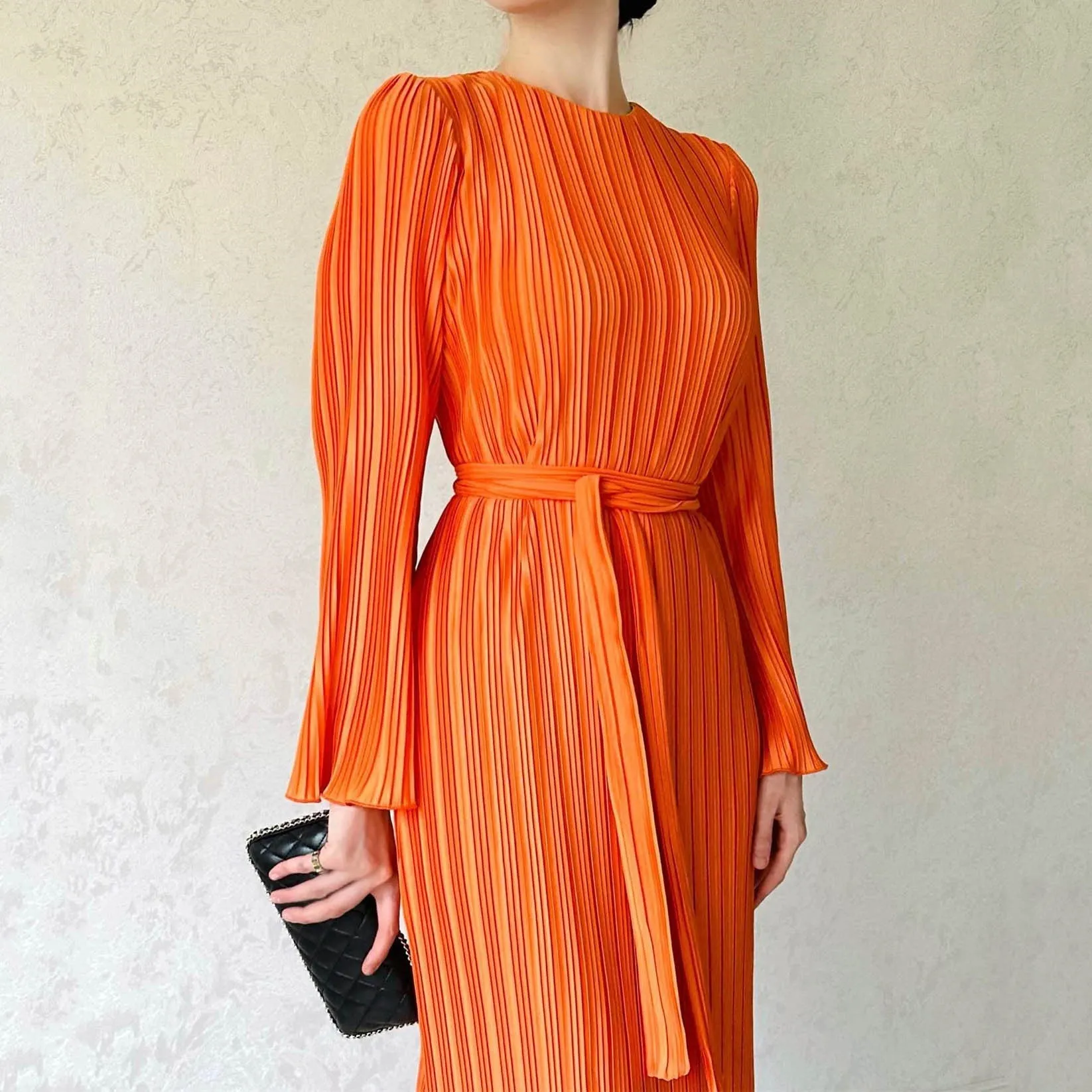Isa - Long elegant dress with bell sleeves