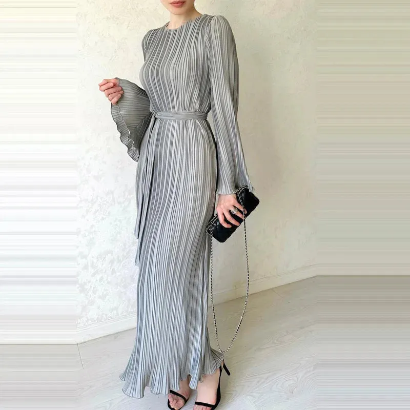 Isa - Long elegant dress with bell sleeves
