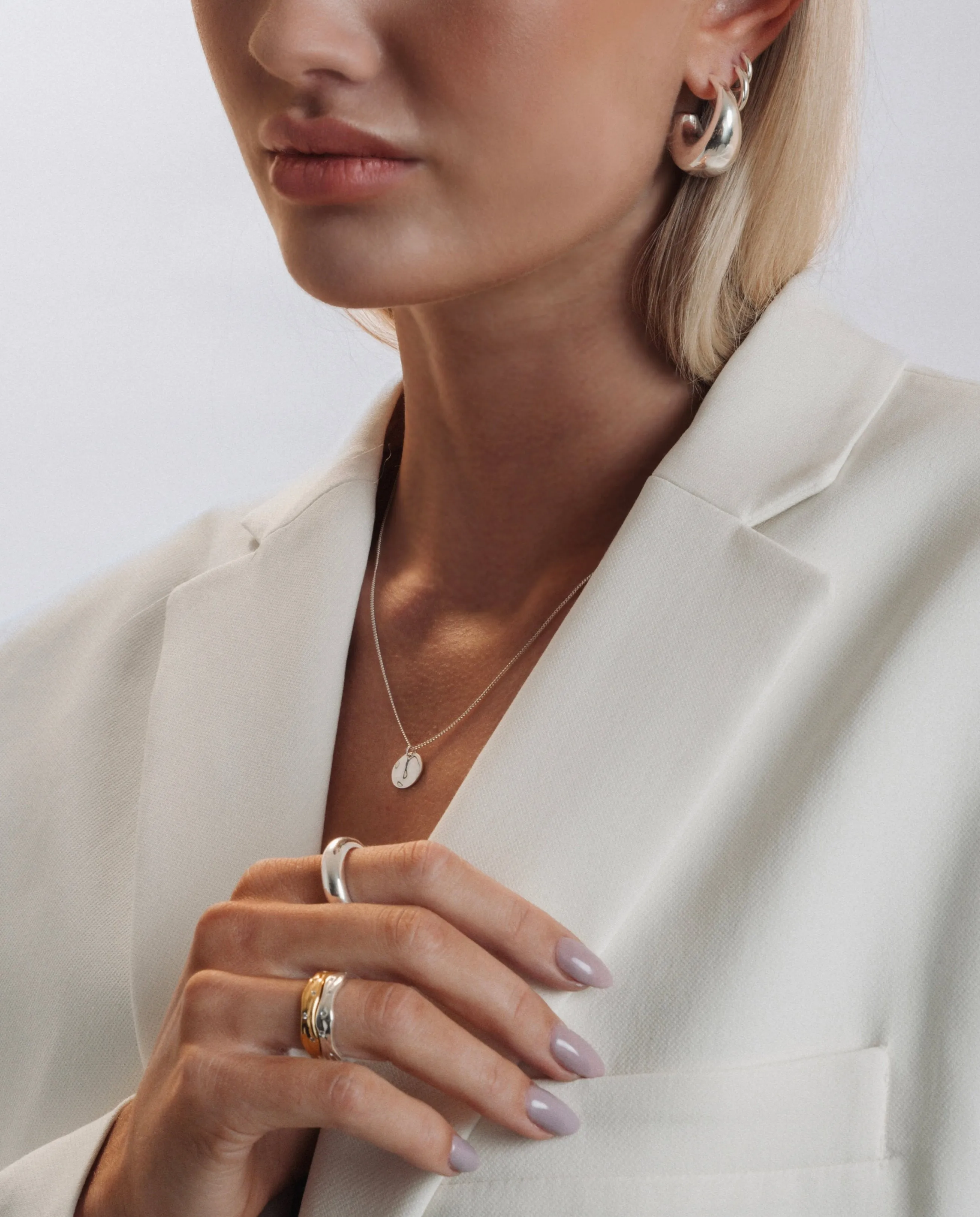 Minimalistica Hammered Necklace Silver