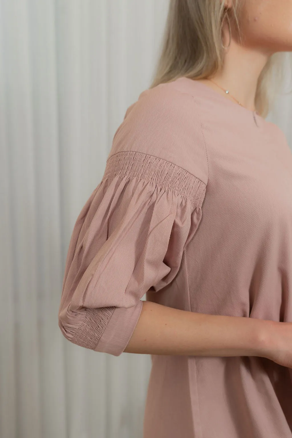 Puffy scrunched sleeve dress
