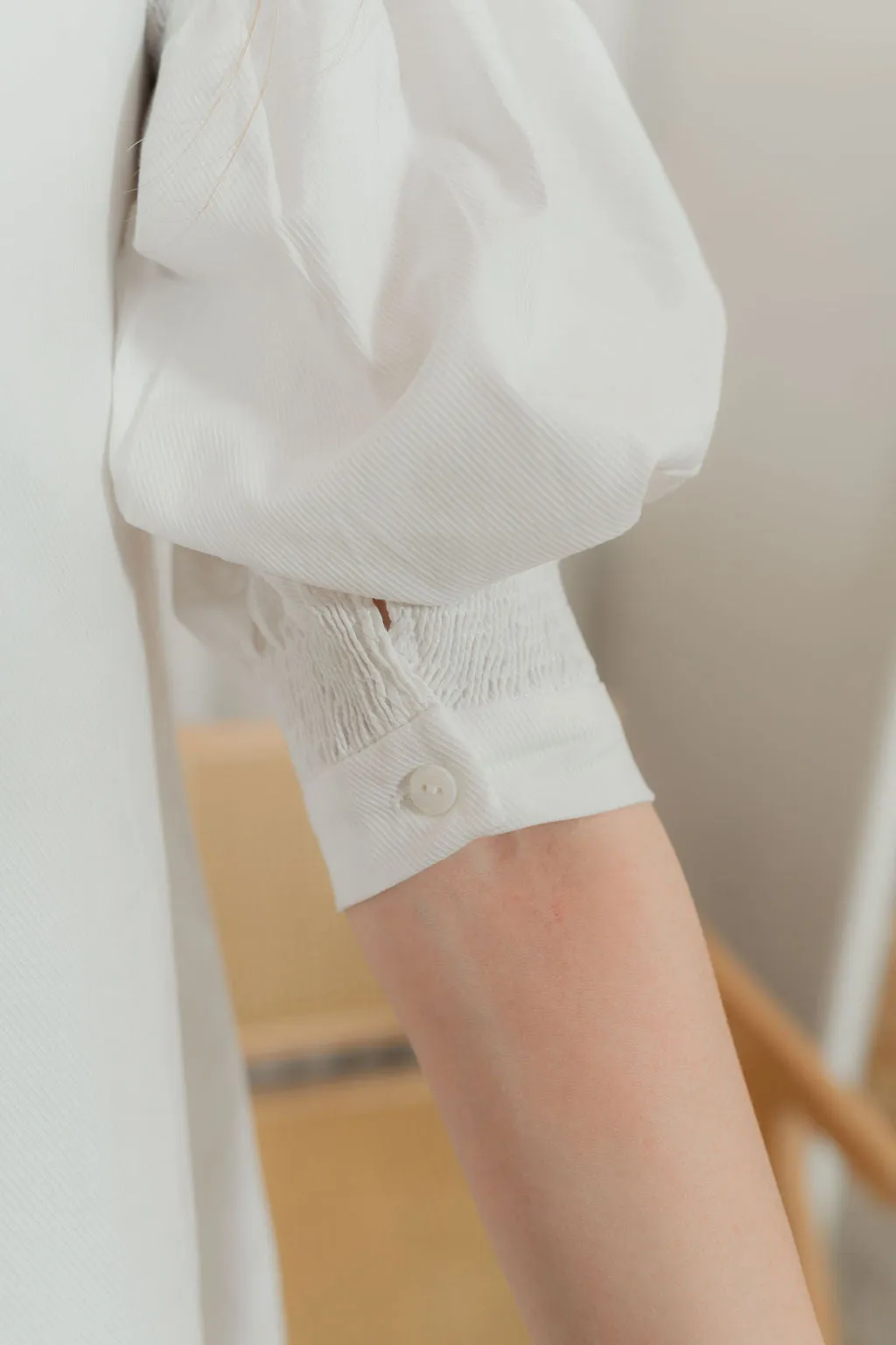 Puffy scrunched sleeve dress