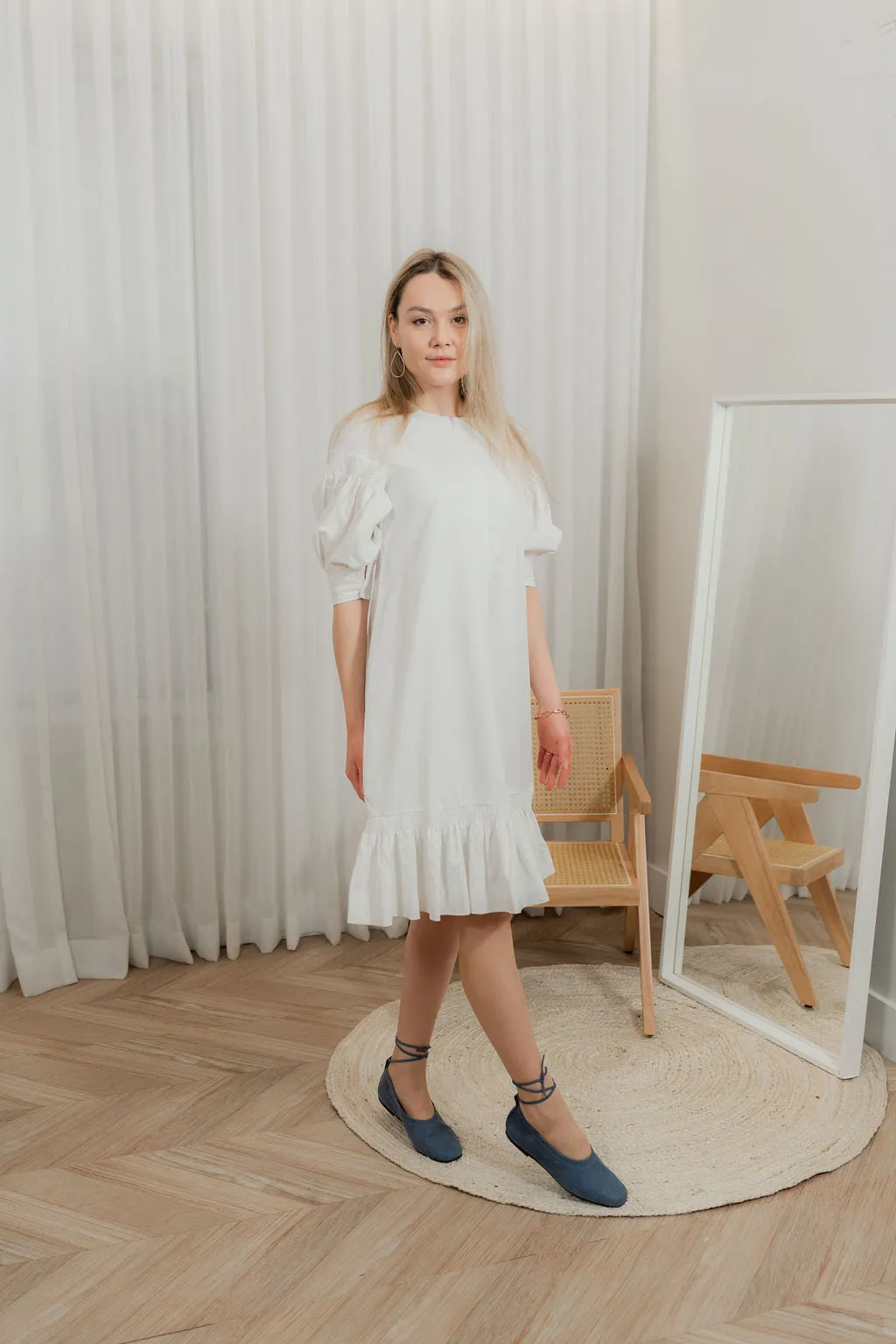 Puffy scrunched sleeve dress