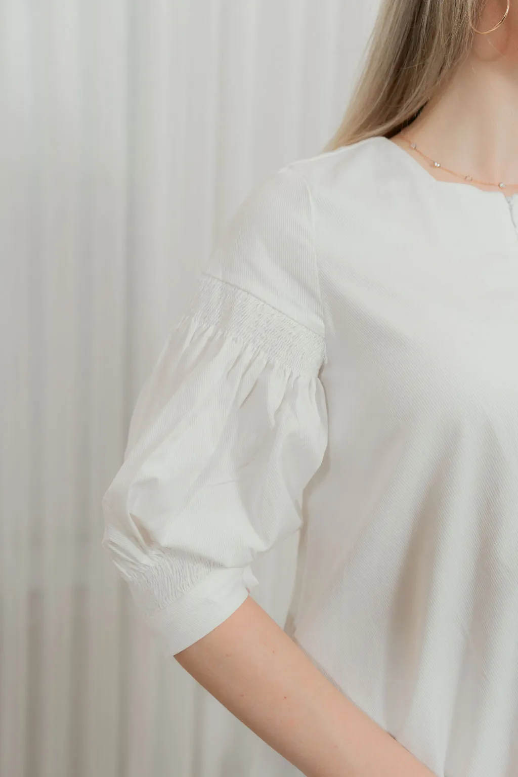 Puffy scrunched sleeve dress