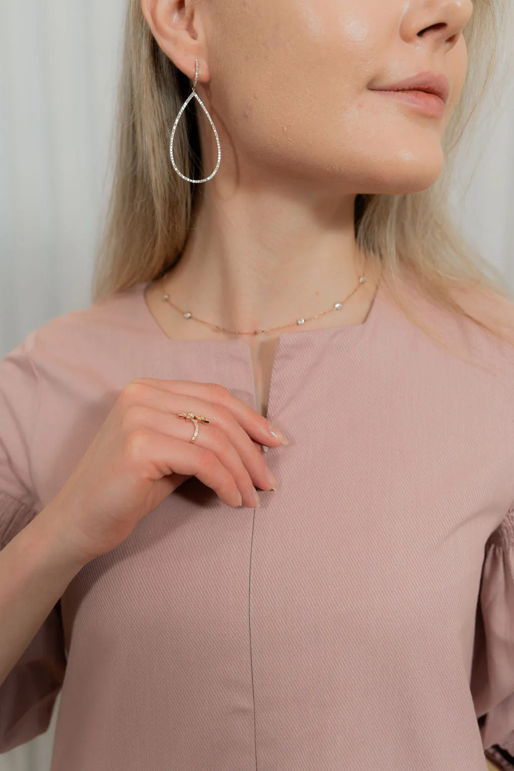 Puffy scrunched sleeve dress